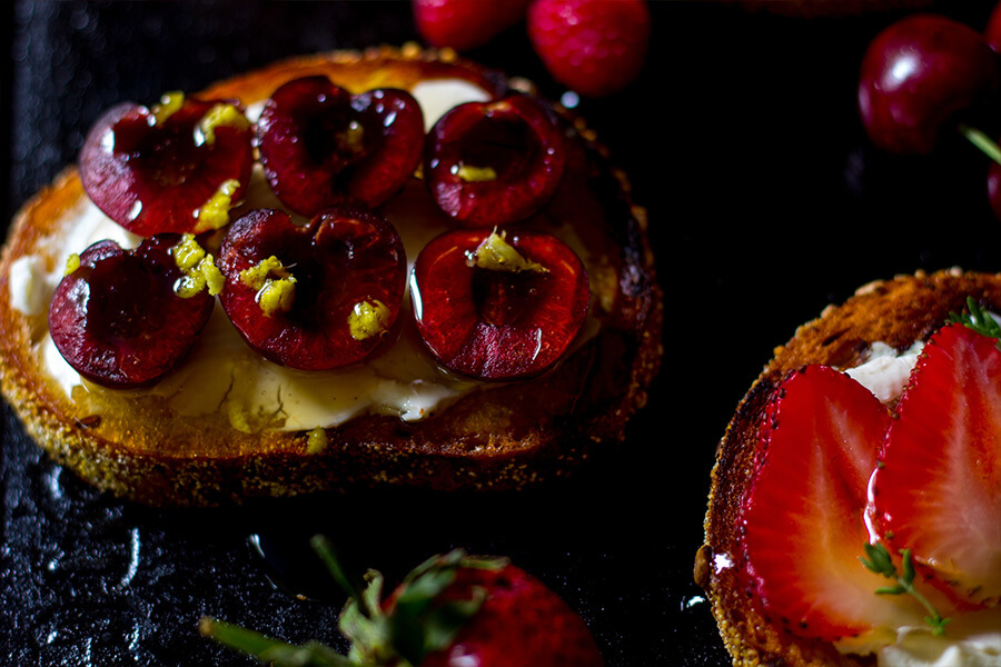 This summer fruit toast recipe is truly as simple as it sounds. I love summer fruits. Everything seems juicer and more flavorful in the summer months. So mix and match all you want. Just have fun with it!