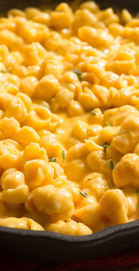I'm all in with this super easy pumpkin mac and cheese. This recipe is full of flavor and can be whipped up in a few minutes. Make it today!